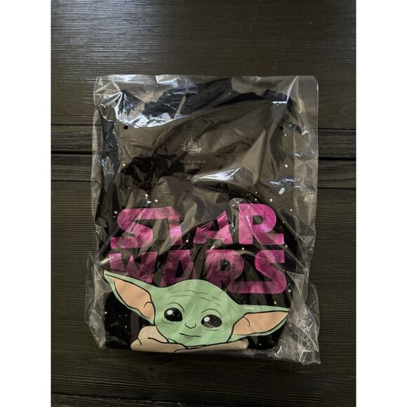 Disney Star Wars Baby Yoda Mandalorian V Neck Galaxy Print Pop Culture Tee LG - Picture 13 of 15